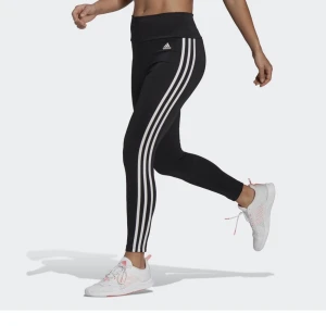 Adidas leggings - Säljer ett par adidas tränings tights. Nyskick!! Skickar fler bilder vid förfrågan☺️