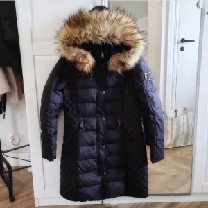 Rock and blue jacka - Jätte fin jacka som passar perfekt nu inför höst/vinter. Nypris: 3499kr. Jättefint skick och som ny!! ❤️❤️❤️