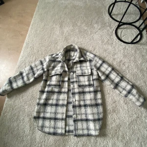 Jacka, XS - Stor i storleken, passar även en S och M