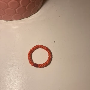 Kknekki - Säljer den här jätte fina oranga kenkkisen so är äkta! Från nk om ni vill se varför jag säljer den gå in på mitt första inlägg❤️❤️ jag kan mötas upp inom Stockholm och frakt kostar 13kr❤️❤️❤️