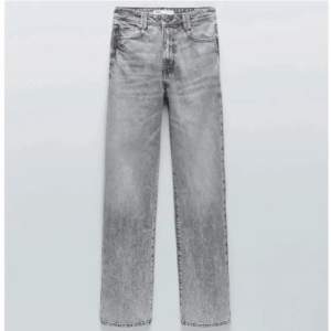 Raka grå jeans från Zara, strl 36