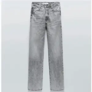 Raka grå jeans från Zara, strl 36