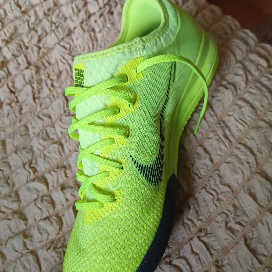 Football shoes  - 90