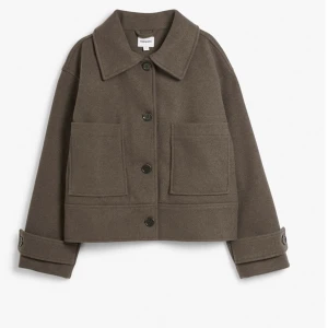 Kappahl jacka  - Förmodligen såld!! Säljer den super populära jackan/kappan från Kappahl. Storlek M men tycker den sitter najs på mig som är S. Endast använd 1 gång, jackan är slutsåld i alla storlek. Säljer för 900+frakt, först till kvarn💕