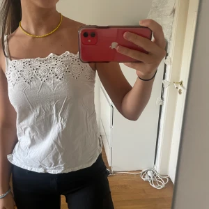 Topp - Vit topp från bik bok, strl xs 