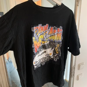 T-shirt - Säljer min t-shirt som inte används. Strl S/M, pris 150