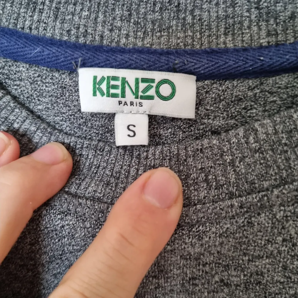 Kenzo tröja strl S herr, sparsamt använd. Tröjor & Koftor.