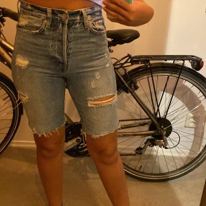 Shorts  - Säljer mina favorit jeansshorts för att dom inte passar mig längre. 