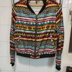 Hippiejacka - Cool och snygg hippie/rave-jacka som jag aldrig har använt. Storlek M.