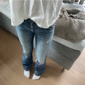 Lee jeans - NY ANNONS PGA OSERIÖS KÖPARE🙌🏼🙌🏼Lågmidjade flared lee jeans❣️midjemått 74 och innerben 78. Buda privat eller köp direkt för 350kr