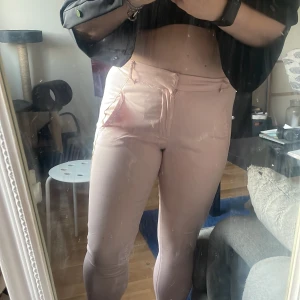 Rosa kostymbyxor  - Nyskick! Storlek s/m 