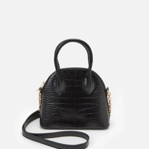 Väska - Helt oanvänd så i mycket fint skick