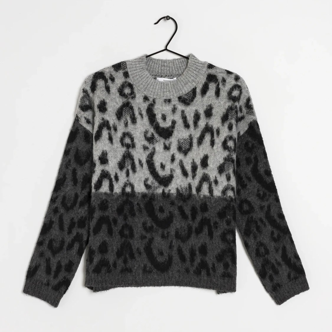 Stickad tröja i leoprint (36) - Mango