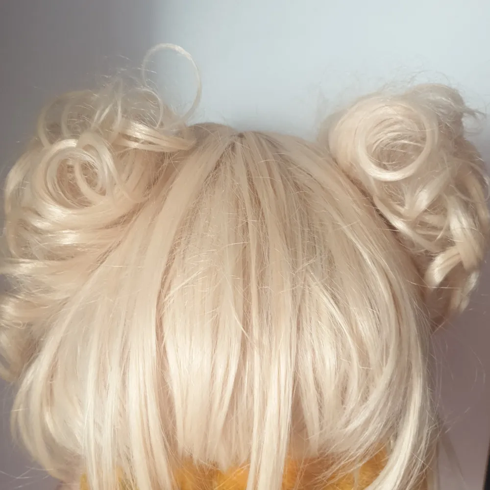 Himiko toga wig, comes without hairband . Övrigt.