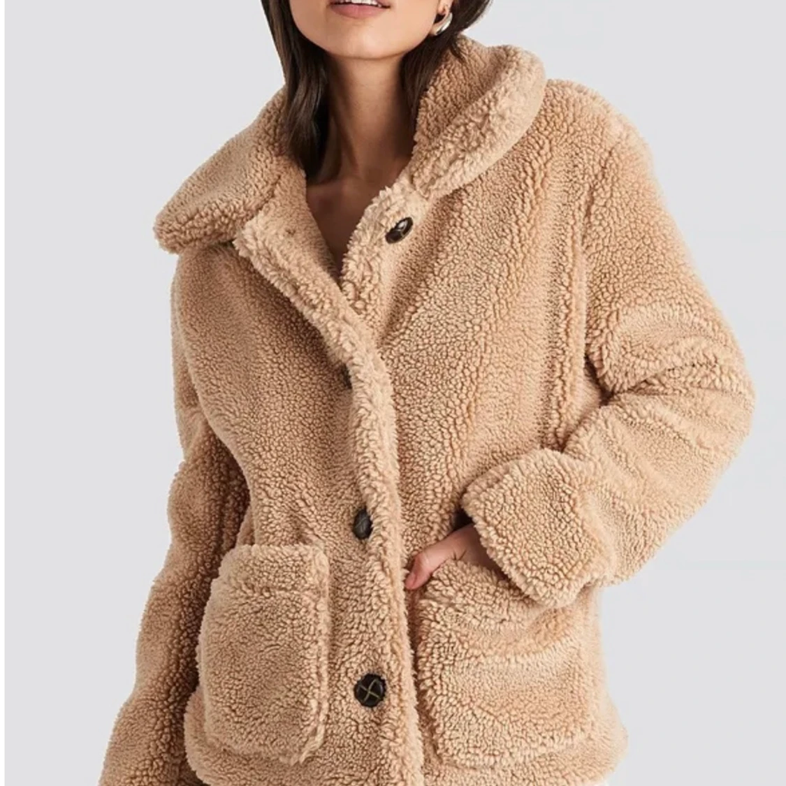 Beige teddyjacka i fuskpäls - 91