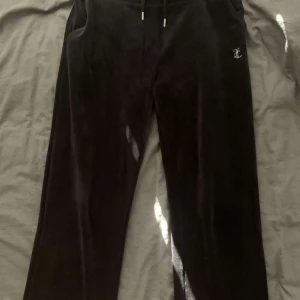 Juciy byxor  - De är stora och jag vill inte ha de längre pris kan diskuteras vid snabba köp  Använda Max 5 gånger 