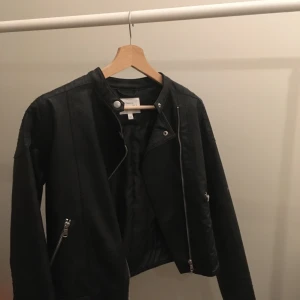 Skinjacka  - Den har bara används en gång.