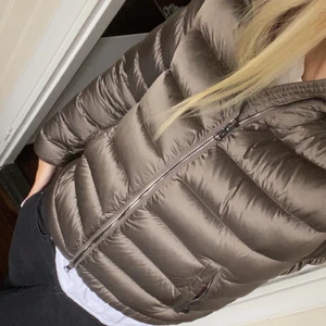 Colmar jacka  - Säljer min colmar jacka! De är vinter modellen, skriv privat för fler bilder 