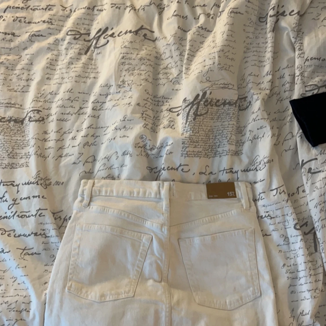 100 kr vit jeans kjol storlek S - 90