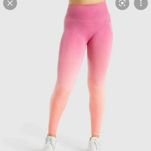 Gymshark leggings - Leggings från gymshark i storlek m. Max använda 2 gånger, så fint skick Säljer då de inte kommer till användning Frakten ingår i priset 