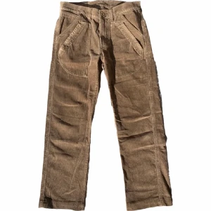 Replay Corduroy Jeans - Mått: Ytterben: 101cm Innerben: 75cm Midja: 82cm  Känn dig fri att kontakta om du har frågor, jag svarar snabbt 🤌🏼 