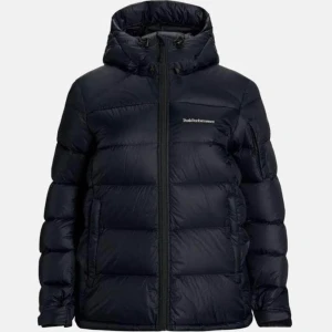 Peak performance Frost - Säljer en Peak performance jacka i modellen Frost, Storlek S, Sparsamt använd.❄️❄️