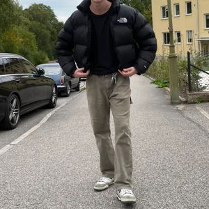 Dickies carpenter pants - Dickies byxor  W34L30 Modellen är 180cm lång