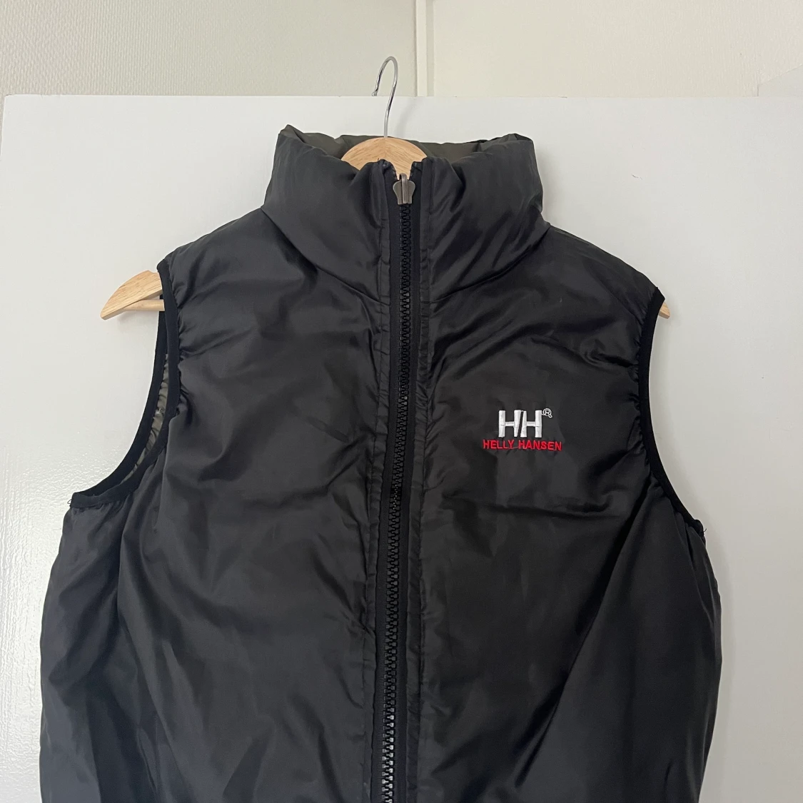 Vändbar dunväst från Helly Hansen - 90