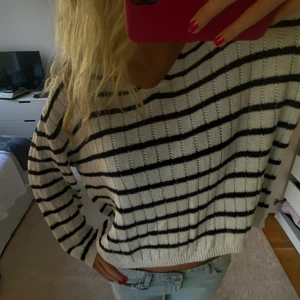 Tröja - Randig trendig tröja från zara. Strl S. 