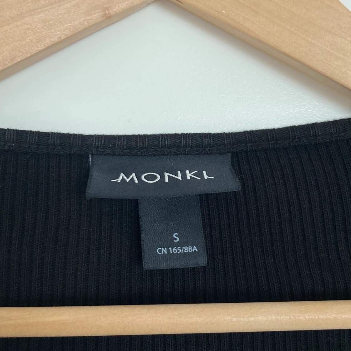 Rinbstickad Kofta - 90