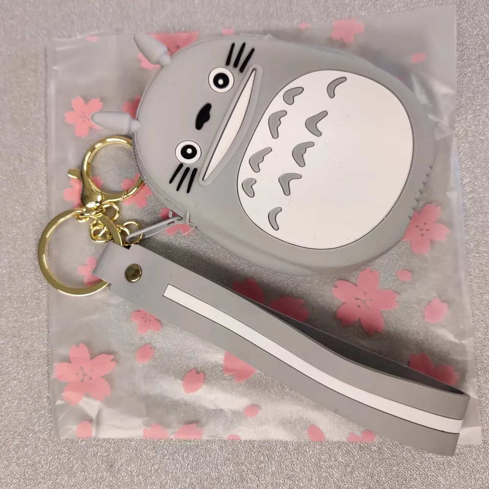 Helt nytt Totoro för nycklar,eller kanske till mynt . . Övrigt.