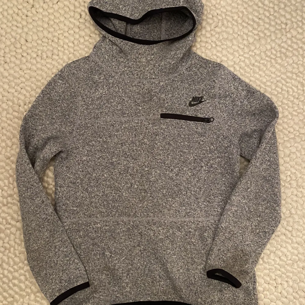 Fin Nike hoodie . Hoodies.