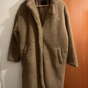  kappa - Använt flertal gånger, håller varmt, har inga skador. Xs/S i storleken, passar båda storlekarna.