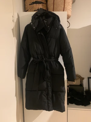 Jacka - Skit snygg jacka ifrån NAKD i stl.36-38