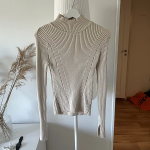 Tröja - Tröja med slit, använd en gång!