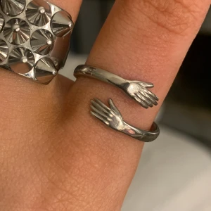 Sterling silver ring  - Köpt på plick. Rostfritt stål (sista bilden finns stämpel med) Skickar inte mer bilder så fråga inte tack!❤️