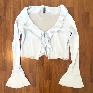 Mesh topp - Säljer en mesh topp i strl M. Köpare står för frakt🤎