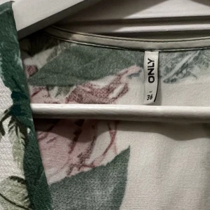 Byxdress - Snygg byxdress från Only Använd ett fåtal gånger, nyskick! 