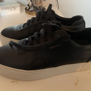 Arigato skor - Jättefina arigato skor i nyskick! Storlek 38💕 kan gå ner i pris vid en snabb affär!