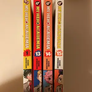 Volym 1, 13, 14, 15 av My Hero Academia. Böckerna är på engelska och bra skick. En för 50kr och alla för 250kr.  Skriv om du undrar nått <3