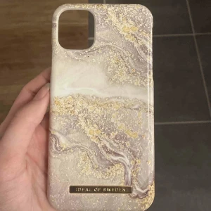 Iphone 11 - Ideal of Sweden mobilskal för Iphone 11. Toppskick, inga skador!