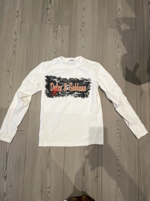 Tröja - Tröja från dolce gabbana i strl S, köpt för 600