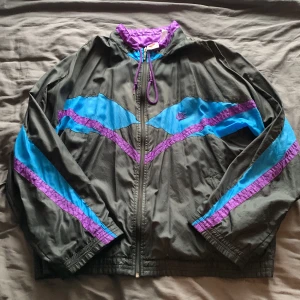 Vintage nike jacka - Fett fet nike vårjacka som jag inte använder då den lite för stor 
