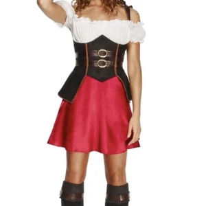 Piratklänning med låtsas svärd - Skitsnygg piratklänning använd bara en gång. 