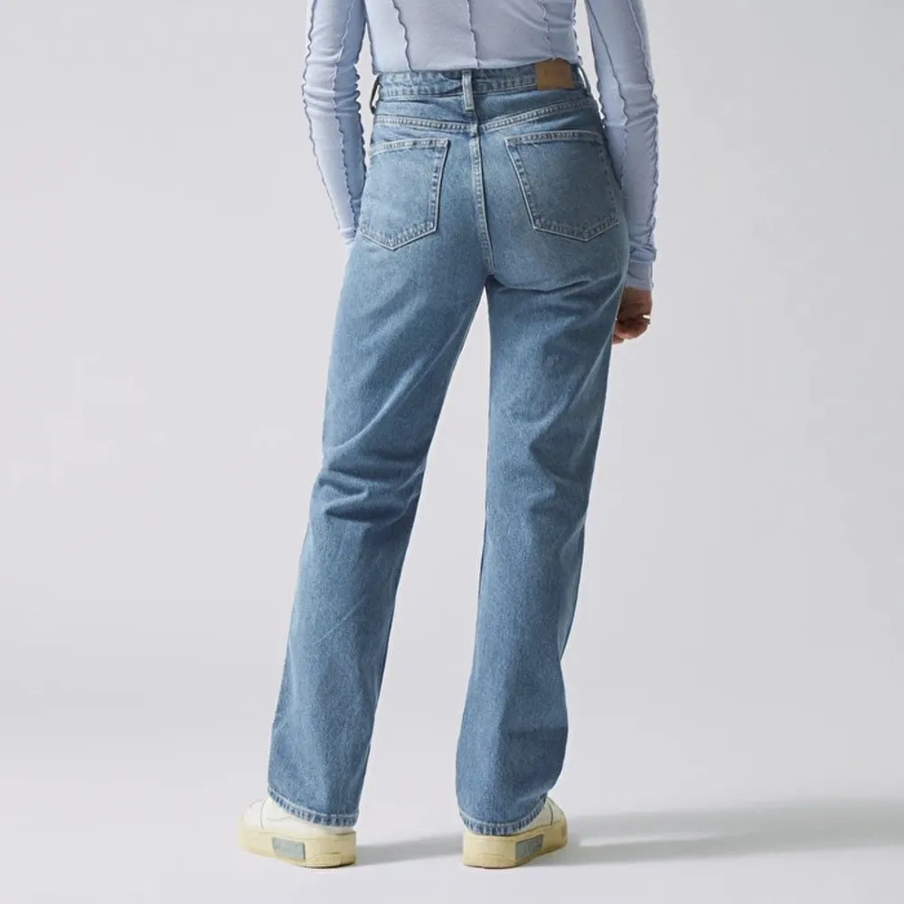 Weekday jeans modell ROW. 27/30. Färg: sky blue. Jeans & Byxor.