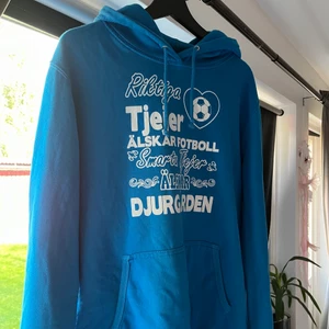 Dif hoodie  - Blå Hoodie med djurgårds tryck💛❤️💙