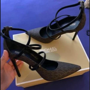 Michael Kors - Michael Kors klackskor.  Storlek 38 Helt nya. 