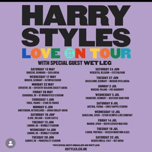 Johnnys place platinumbiljett Harry Styles - Säljer 4st golden circle platinum biljetter till Harry styles (johnnys place) då jag bara köpte utan att kolla priset!! Betalade 4202styck för de! Eftersom man inte kan föra över biljetten kommer ni få inlogget till de istället! 