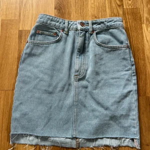 Kjol - Jeans kjol ifrån nakd oanvänd storlek xs