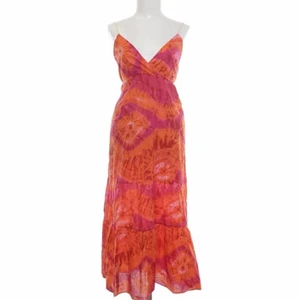 Klänning - Sååå fin klänning men jag har för många. Möts i Stockholm eller skickar mot fraktkostnad 💕